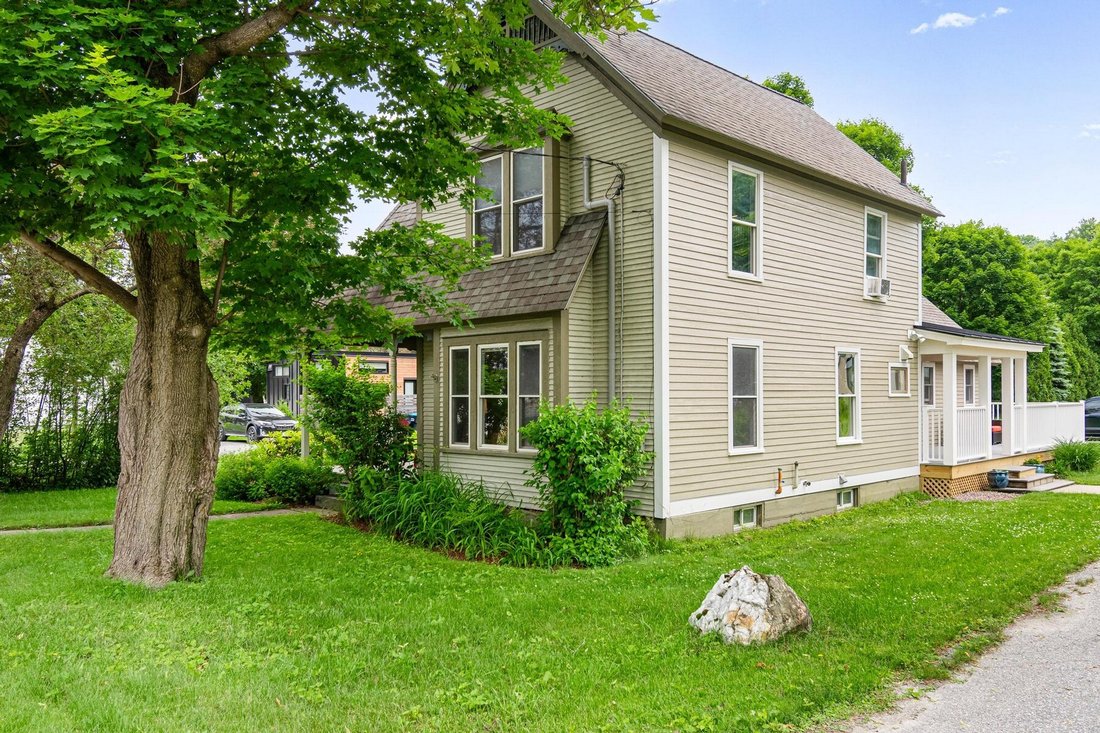 House in Waterbury, Vermont, United States 4 - 18270038