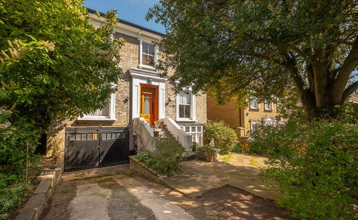 House in Crooked Billet, Merton, England 1