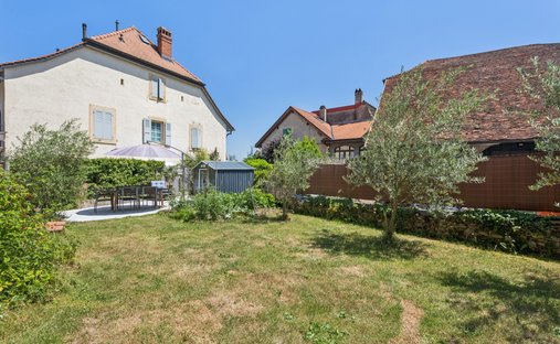 Haus in Grandson, Waadt, Schweiz 1