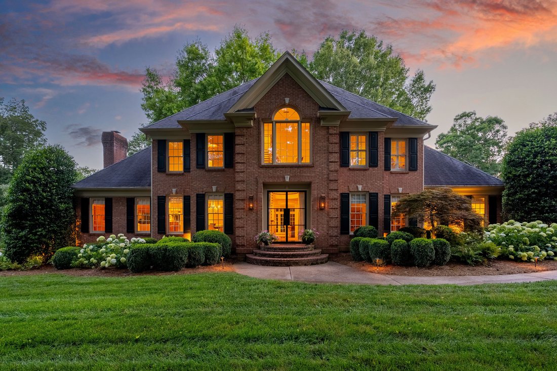Knoxville, Tennessee, United States 1 - 18269939
