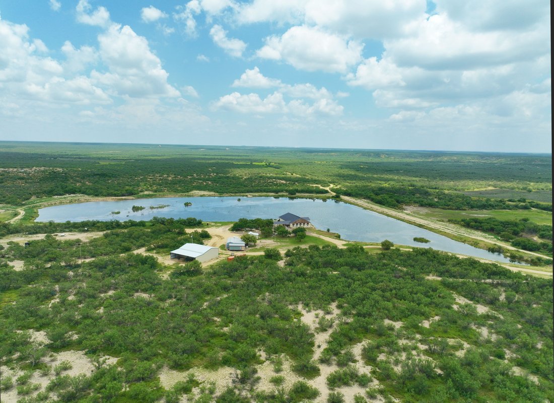Farm Ranch in El Indio, Texas, United States 1 - 18269944
