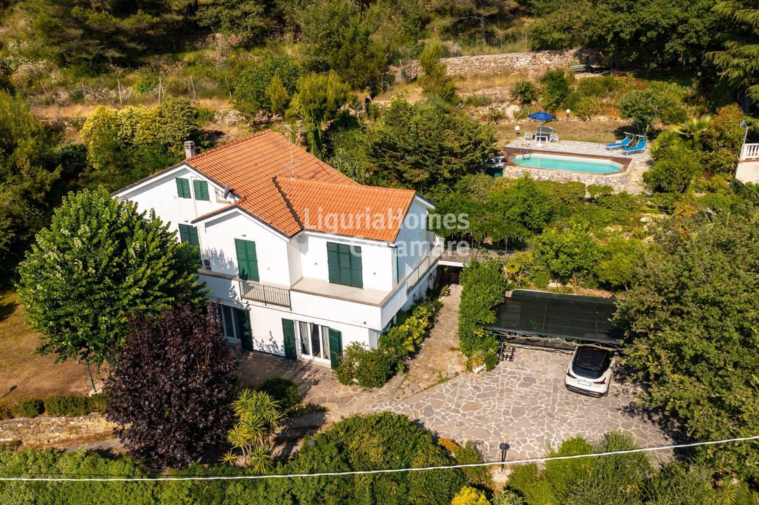Villa in Borgo Sant'Agata-Borgo d'Oneglia-Costa d'Oneglia, Imperia, Liguria 1 - 11628347