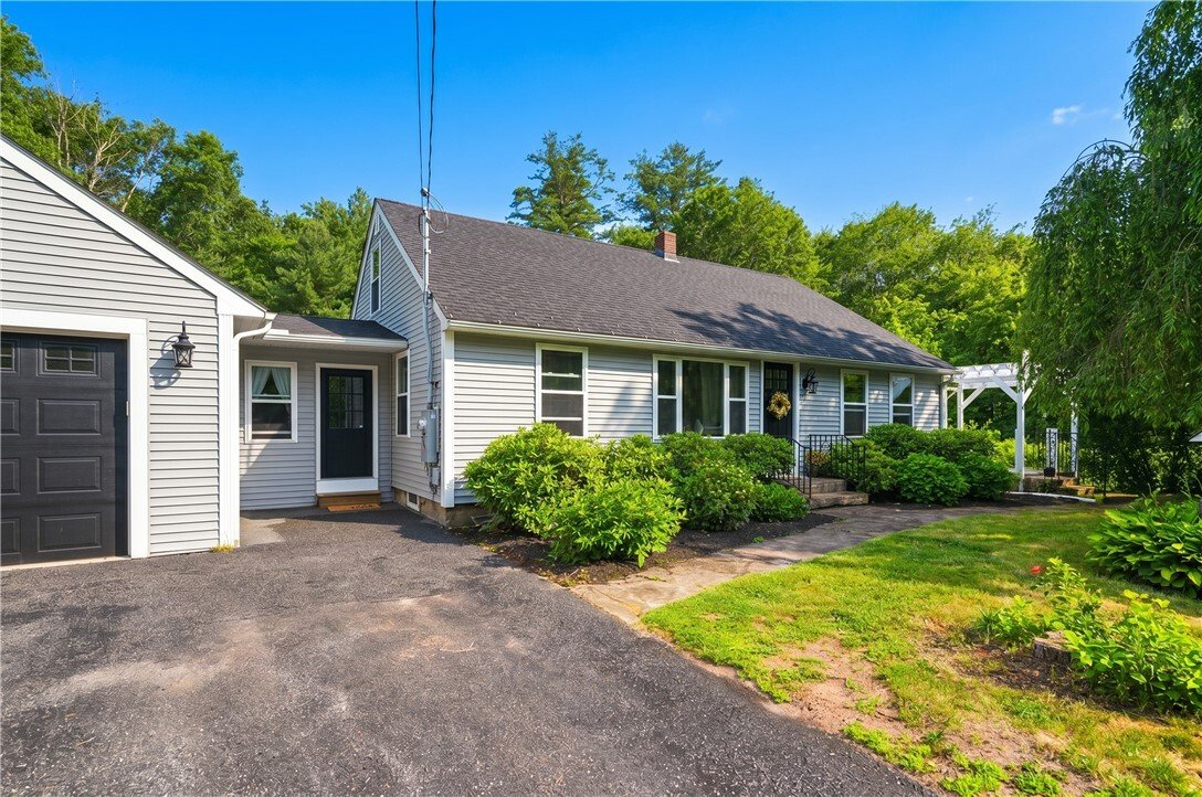 House in Burrillville, Rhode Island, United States 2 - 18273178