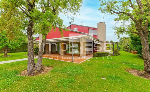 Villa in Refrontolo, Veneto, Italy 1