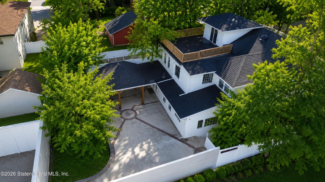 House in New York, New York, United States 2 - 18273034