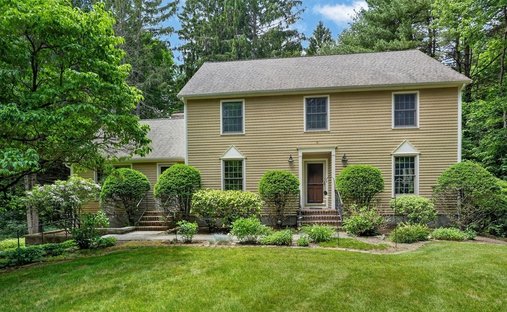 House in Medfield, Massachusetts, United States 1