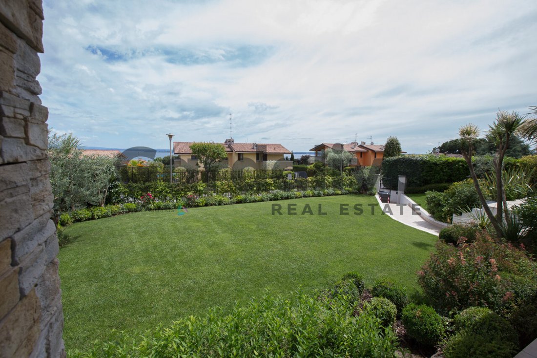 House in Padenghe sul Garda, Lombardy, Italy 2 - 18275669