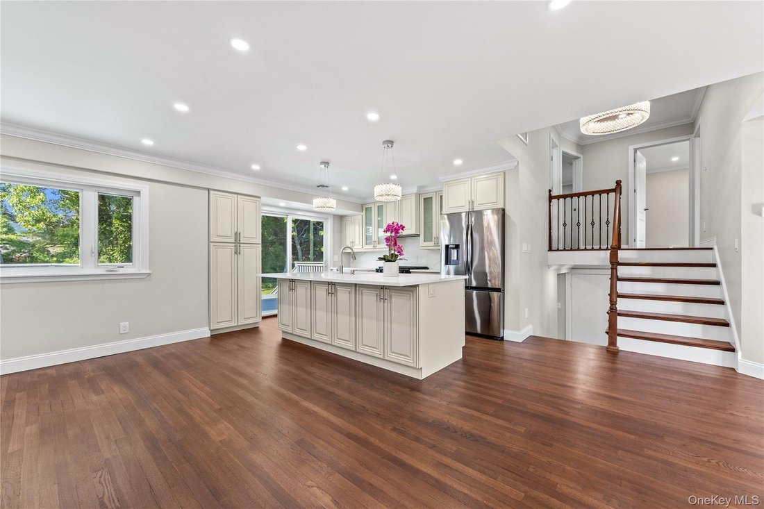 House in Woodbury, New York, United States 3 - 18273280