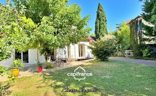 House in Bron, Auvergne-Rhône-Alpes, France 1