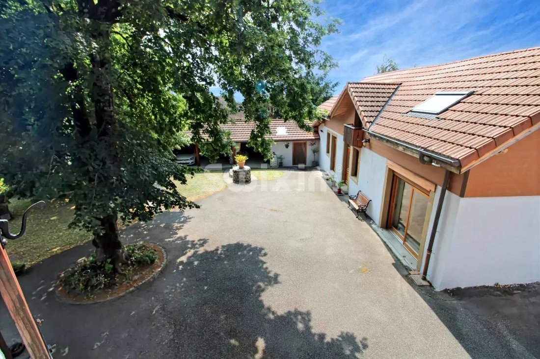 Estate in Fillinges, Auvergne-Rhône-Alpes, France 1 - 18272027