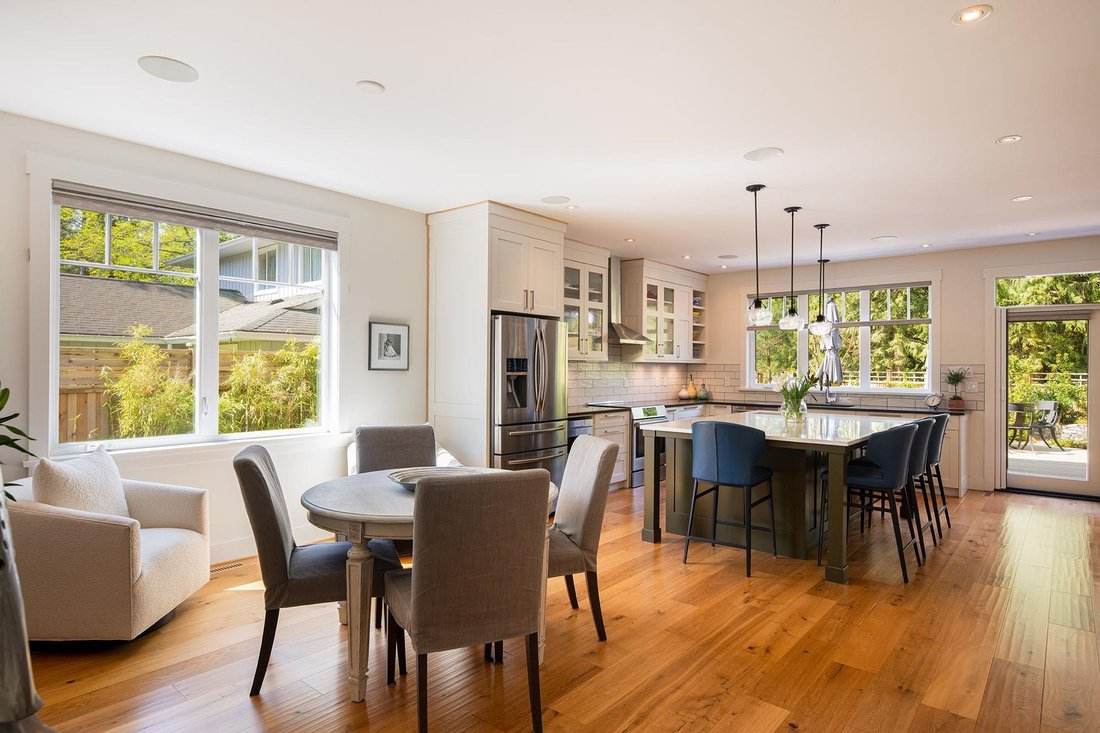 House in Bowen Island, British Columbia, Canada 5 - 18276579