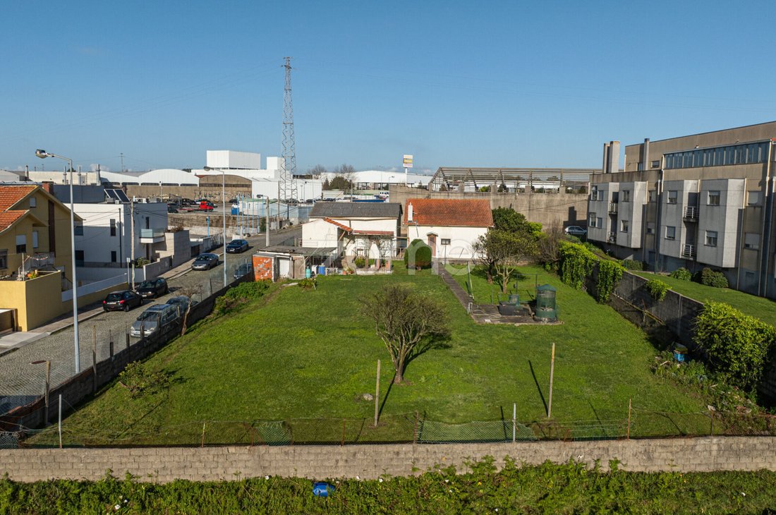 Land in Matosinhos e Leca da Palmeira, Porto District, Portugal 1 - 18275473