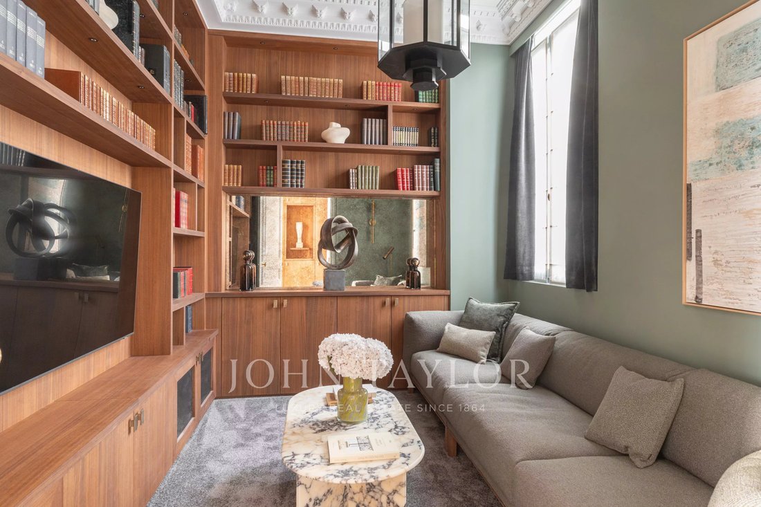 Apartment in Triangle d'Or, Paris 8e Arrondissement, Paris 4 - 18272081