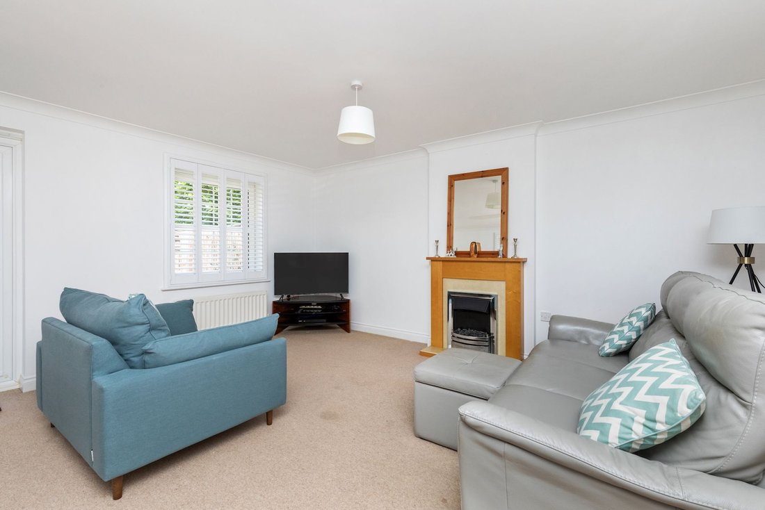 Bungalow in Oakhill, Horsham, England 2 - 18271641