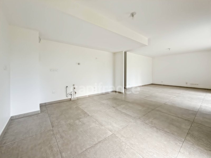 Appartement à Divonne-les-Bains, Auvergne-Rhône-Alpes, France 3 - 18271252