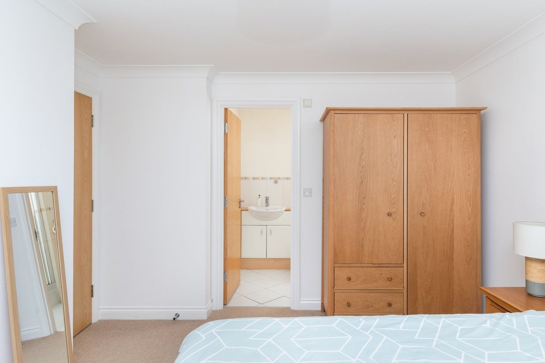 Bungalow in Oakhill, Horsham, England 5 - 18271641