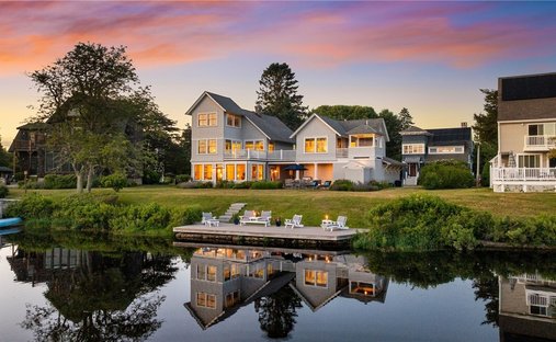 House in South Kingstown, Rhode Island, United States 1