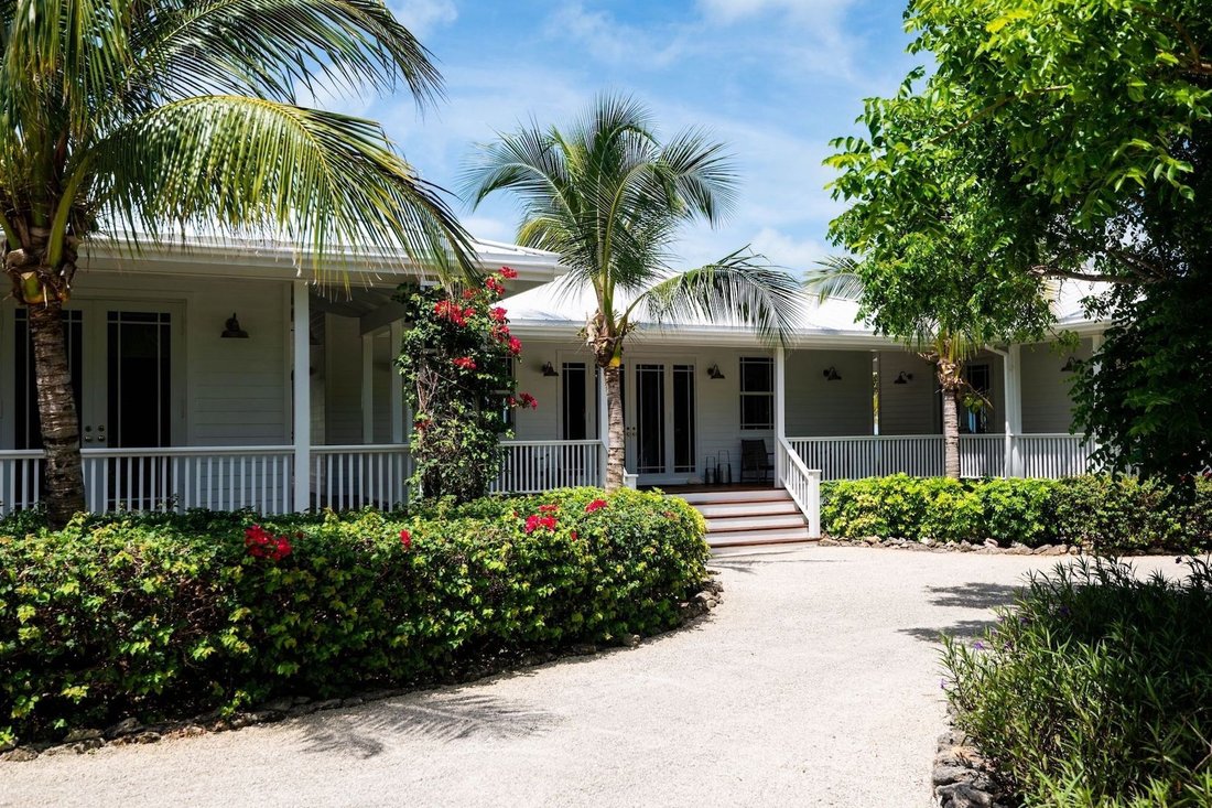 House in Great Guana Cay, Hope Town, The Bahamas 3 - 18272402
