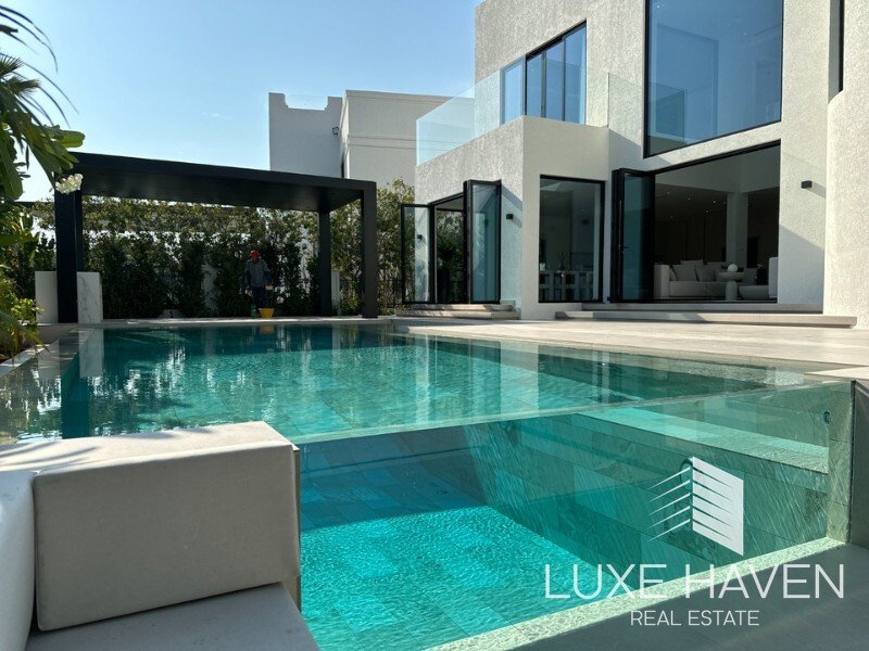 Villa in Jumeirah Islands / Juzur Jumeirah, Dubai, United Arab Emirates 2 - 18276313