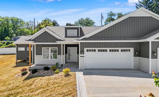 Townhouse in Bettendorf, Iowa, United States 1