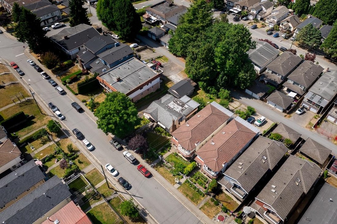 House in Burnaby, British Columbia, Canada 5 - 18276597