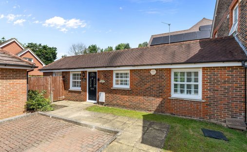 Bungalow in Oakhill, Horsham, England 1