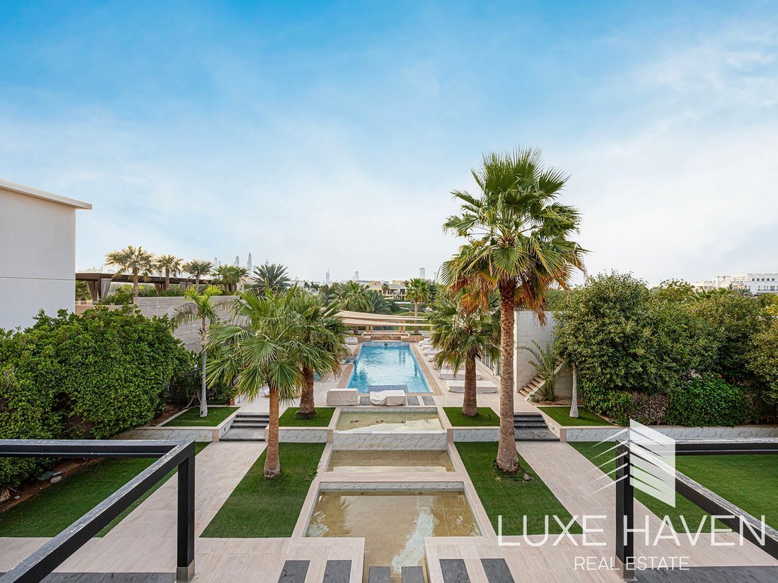 Villa in Emirates Hills, Dubai, United Arab Emirates 2 - 18276092