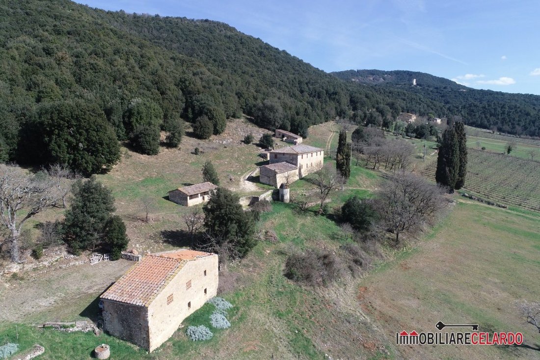Farm Ranch in Casole d'Elsa, Tuscany, Italy 2 - 18273148
