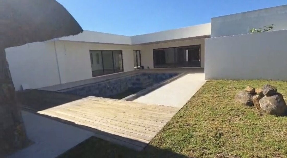 Villa in Grand Baie, Rivière du Rempart District, Mauritius 2 - 15906142