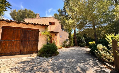 House in Village, Saint-Mandrier-sur-Mer, France 1