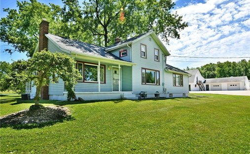 House in Southington, Ohio, United States 1