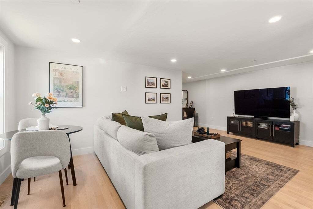 Condo in Boston, Massachusetts, United States 5 - 18271874