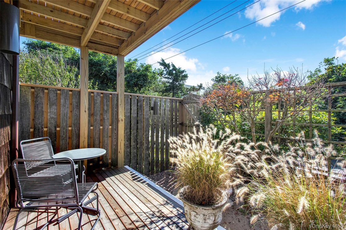 House in Yaphank, New York, United States 5 - 18273347