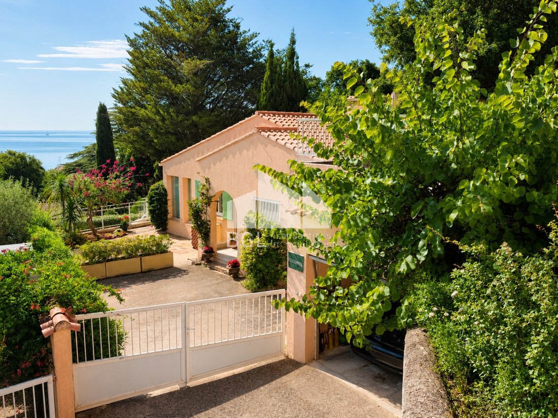Casa a Le Lavandou, Provenza-Alpi-Costa Azzurra, Francia 1 - 18274020