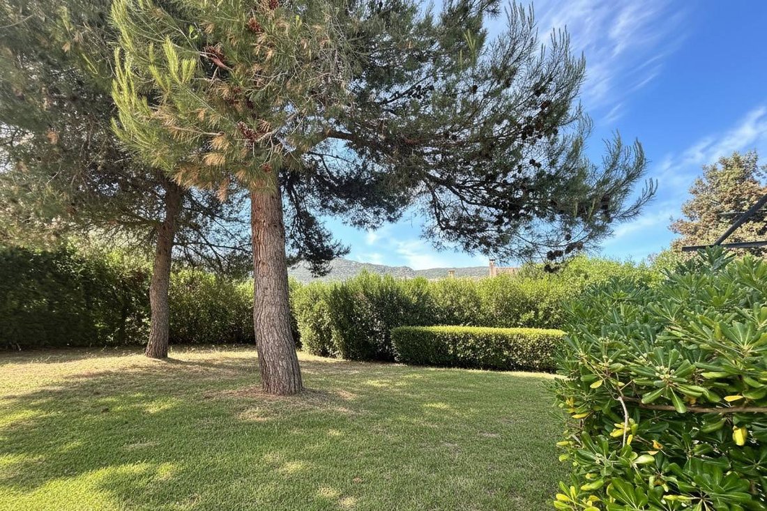 House in Maubec, Provence-Alpes-Côte d'Azur, France 2 - 18271089