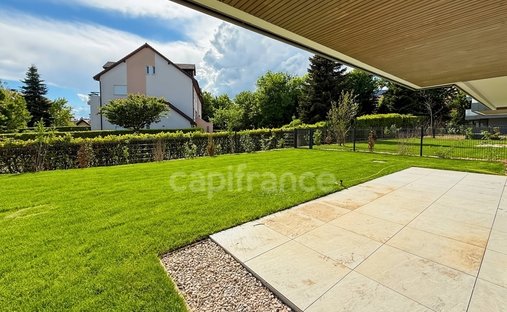Apartamento en Divonne-les-Bains, Auvernia-Ródano-Alpes, Francia 1