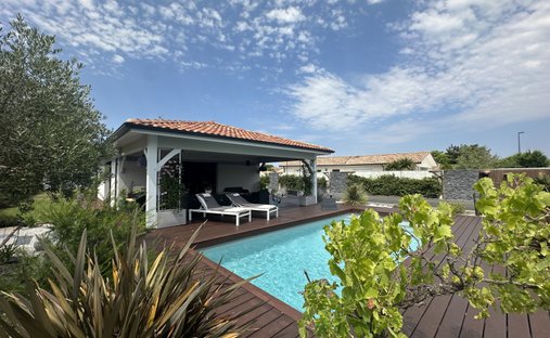 House in Cazaux, La Teste-de-Buch, France 1