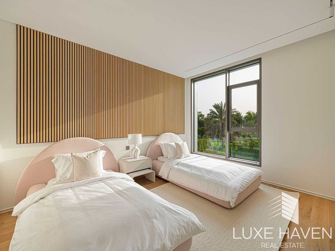 Villa in Jumeirah Islands / Juzur Jumeirah, Dubai, United Arab Emirates 2 - 18276189