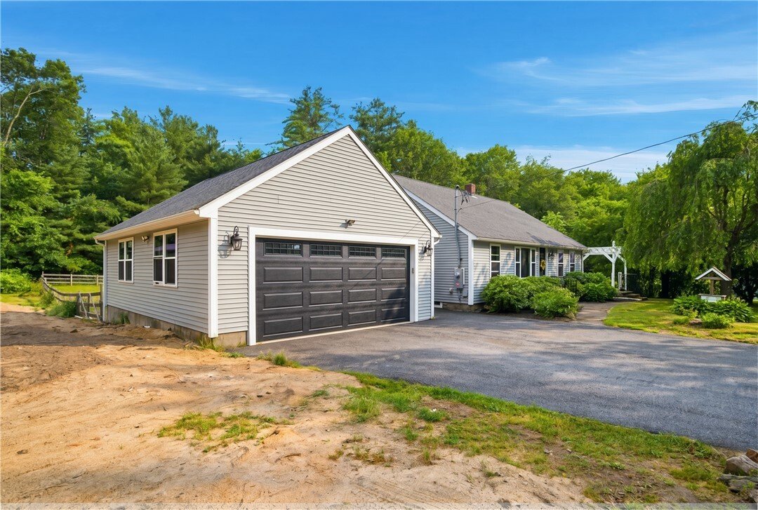 House in Burrillville, Rhode Island, United States 3 - 18273178