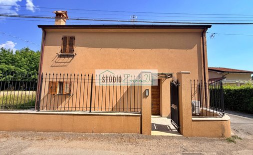 Villa in Pietrasanta, Tuscany, Italy 1