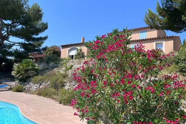 Villa in Paradou, Provence-Alpes-Côte d'Azur, France 1 - 18271401