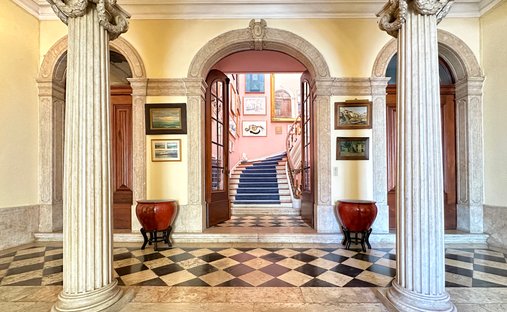 Villa in Santo Antonio, Lisbon, Portugal 1