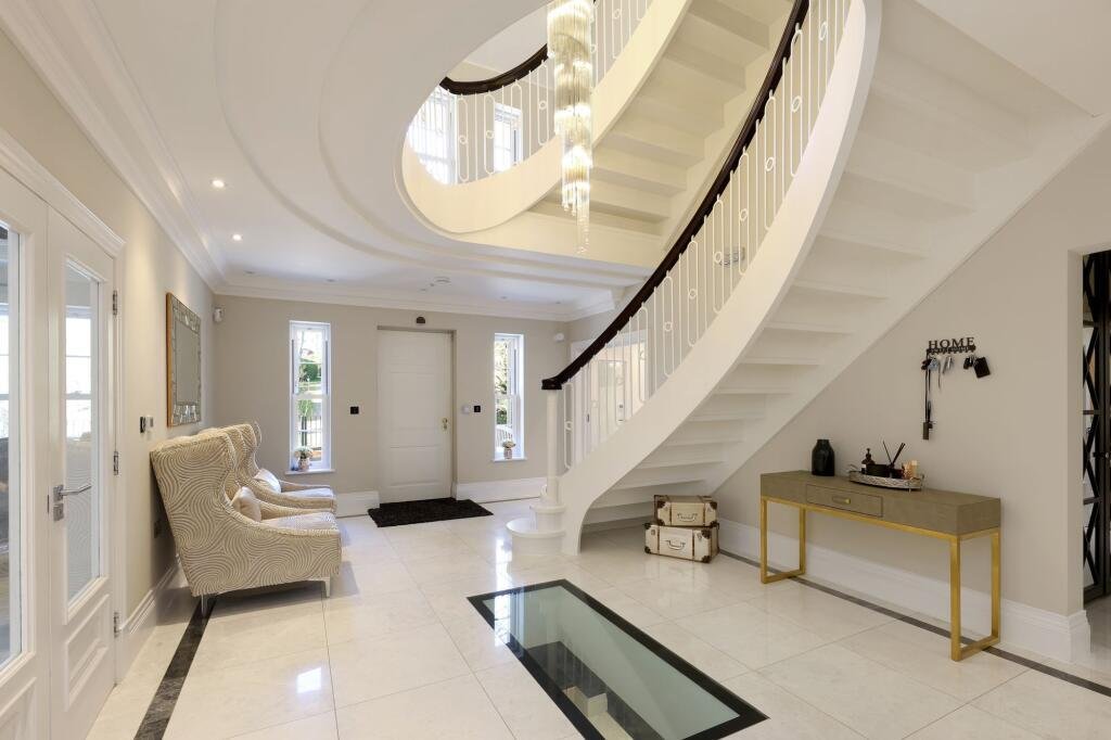 House in Tatling End, Gerrards Cross, England 2 - 18273189
