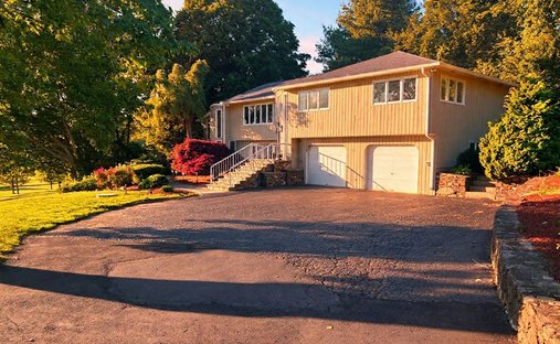 House in Shelton, Connecticut, United States 1