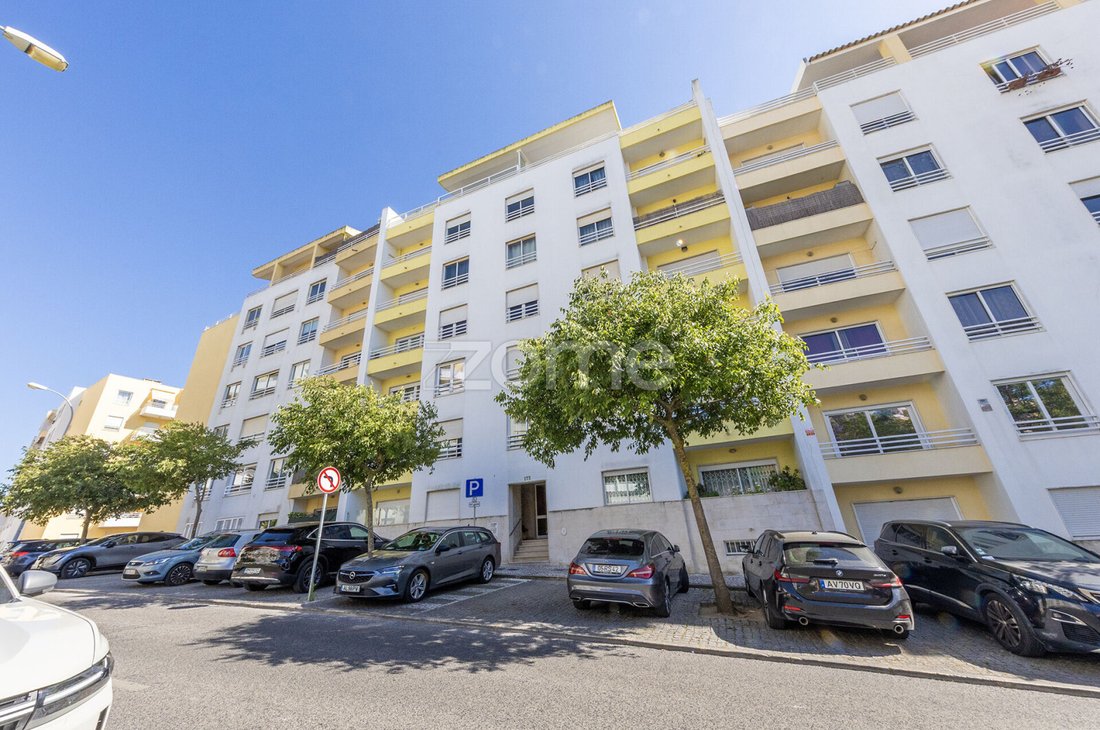 Apartment in Carcavelos e Parede, Lisbon, Portugal 2 - 18275438