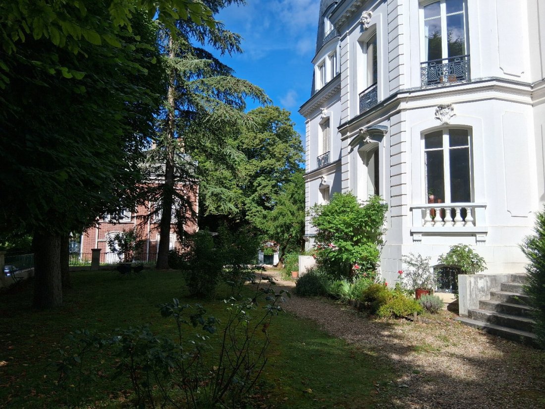 Apartment in Saint-Cloud, Ile-de-France, France 2 - 18271237