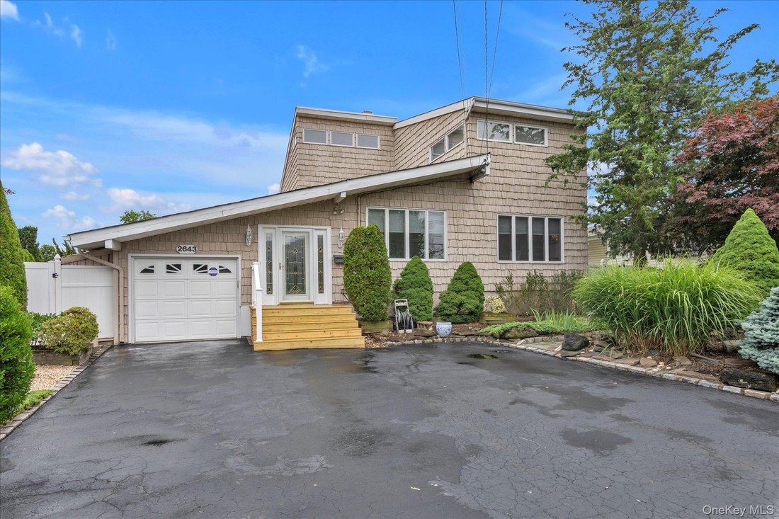 House in Bellmore, New York, United States 3 - 18271745