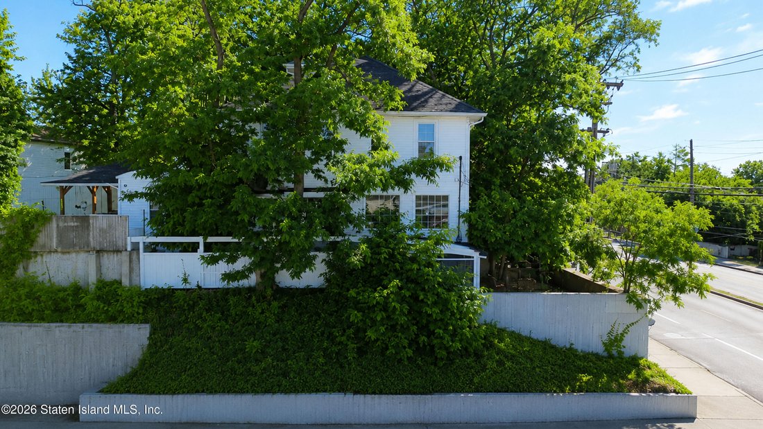 House in New York, New York, United States 1 - 18273034