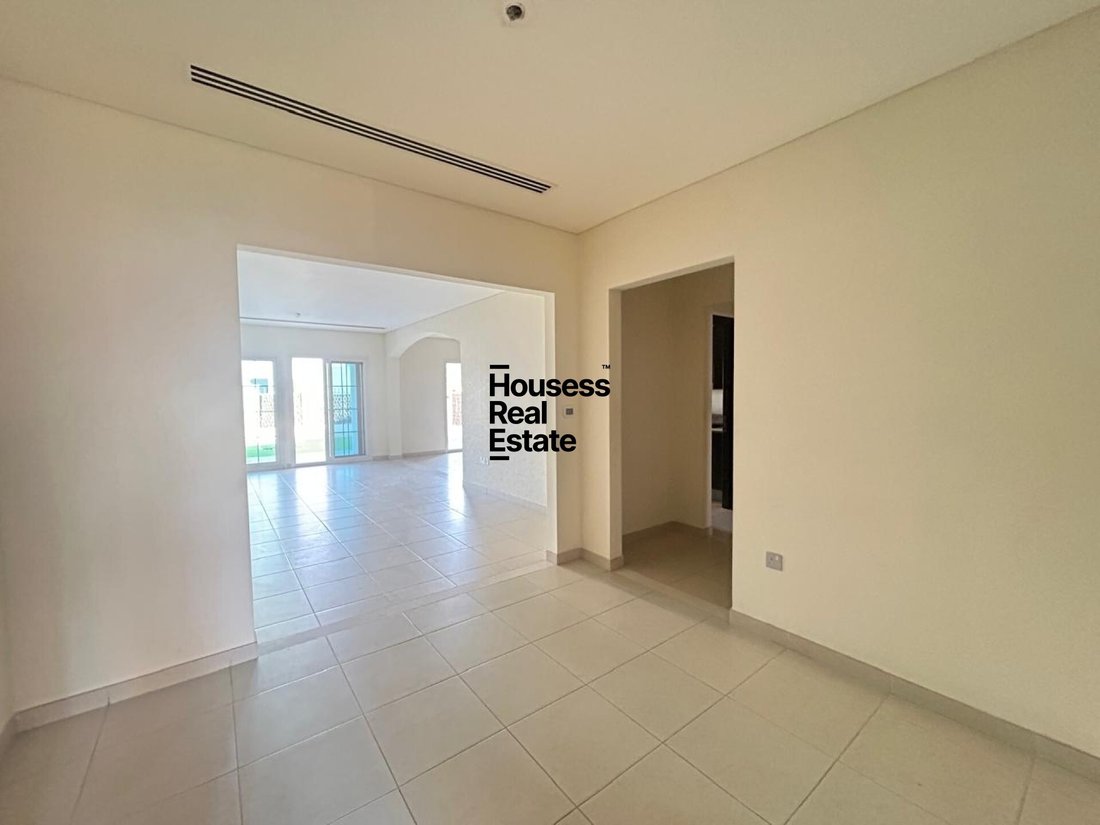 Townhouse in JVC / Jumeirah Village Circle, Dubai, United Arab Emirates 1 - 18270121