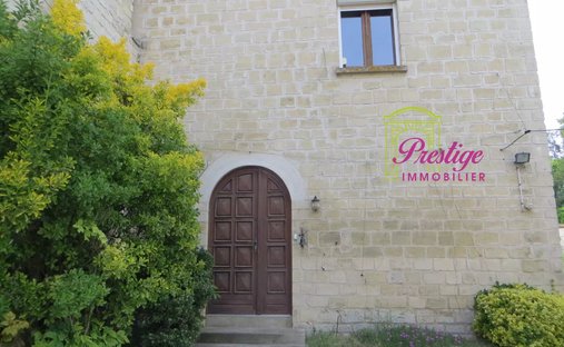 House in Sud, Le Mesnil-le-Roi, France 1